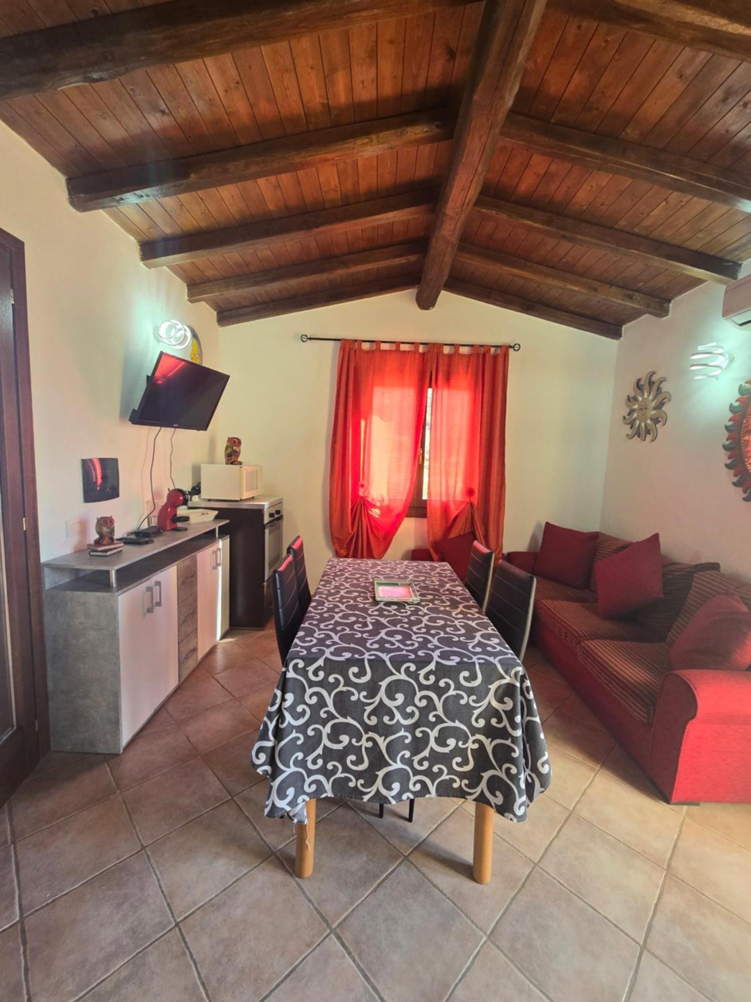 Trilocale Climatizzato L'Oleandro Tanaunella Buitenkant foto