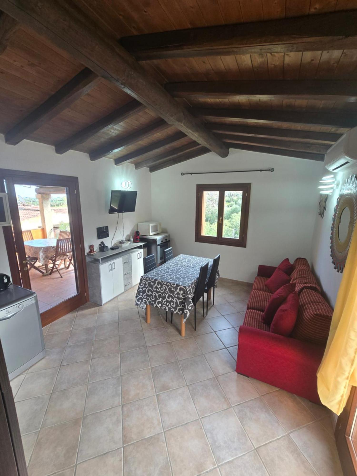 Trilocale Climatizzato L'Oleandro Tanaunella Buitenkant foto
